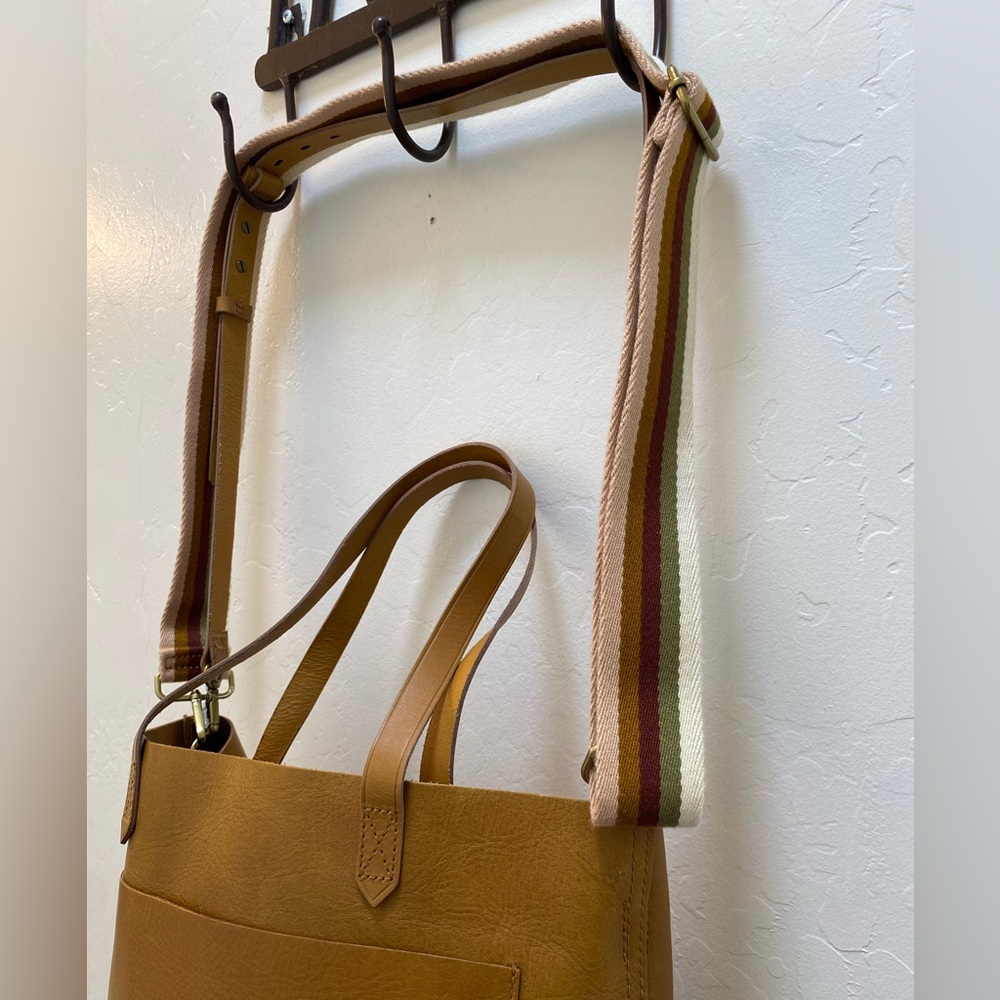 NWT/Madewell The medium Tote Bag Mustard - Picture 5 of 13